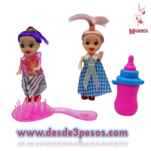 Muñequita de plastico flexible con 1 accesorio 10 x 4cm.