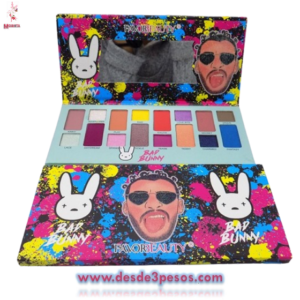 Paleta Favor Beauty con 16 tonos de sombras en color mate y glitter incluye espejo , 22 x 10cm.