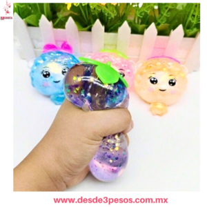 Squishi Uvas Brillos en colores caja con 12pza. Precio por 1pza. 8 x 7cm.