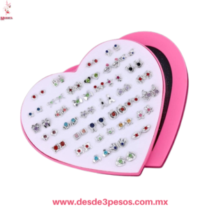 Caja en forma de corazón con 36 pares de Aretes en varias Figuras 14 x 16 cm.