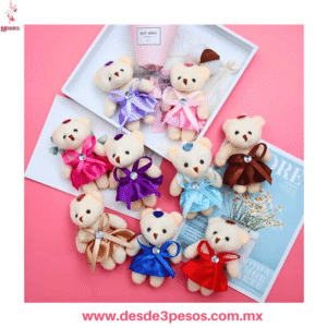 Llavero Osito Peluche con Vestido Satinado y Diamante  en colores 11 x 7 cm. Precio por 1 pza.
