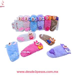 Tira con 6 Cucas con Forro de peluche y figura Labubu de Goma 10 x 4 cm