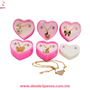 Cajita Corazon con Joyeria Cadena con Dije  y Par de Aretes color Dorado 21 cm. De largo