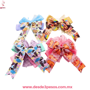 Moño con Pico de Garza Diseño Capibara con velo brilloso 15 x 18 cm.