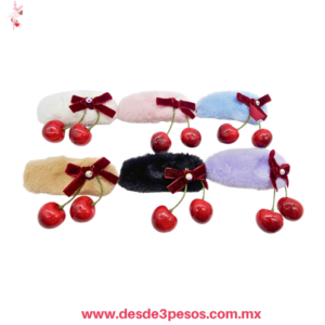 Bolsa con 12 Cucas Forradas de Peluche y Cerezas Colgantes 10 x 4 cm 25H-17