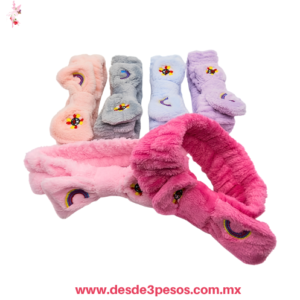 Banda para Maquillaje de Peluche con Moño y Figuras Bordadas en colores 20 x 6.5 cm MC26-D24
