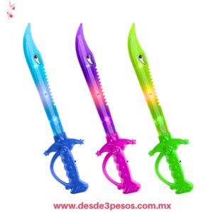 Espadas de juguete con forma de tiburón cuenta con luces LED intermitentes que se activan con un botón 41 X 9 cm. G-2217