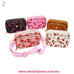 Bolso Cruzado tipo Crossbody con divertido estampado 5 Tonos de Cerezas y una vistosa correa de cincho en zigzag  3 diviciones con Cierre 14 x 22 cm. H-1059
