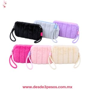 Cartera Cosmetiquera o Monedero  de peluche acolchonado en varios tonos 19 x 12 cm. G-333
